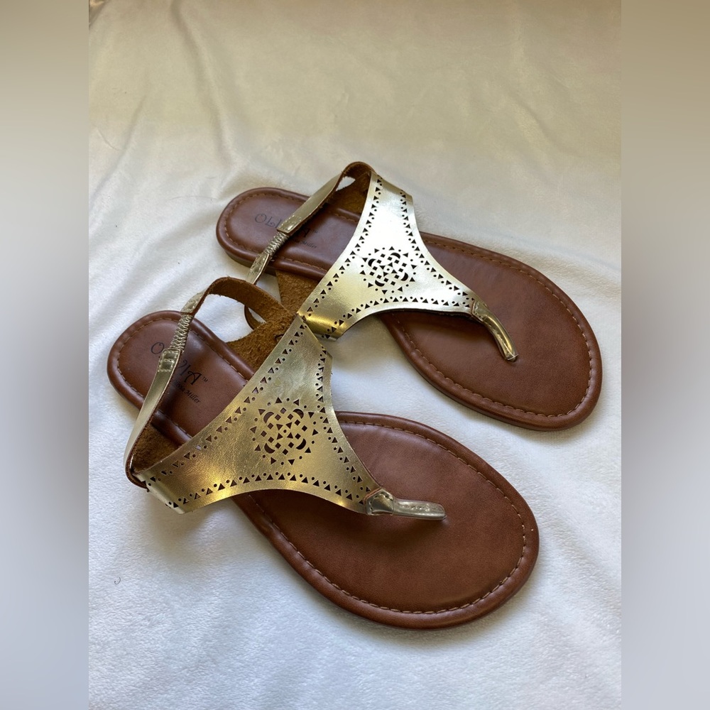 OLIVIA Gold With Abstract Cut Out’s Sandals By Olivia Miller Women’s Size 8
